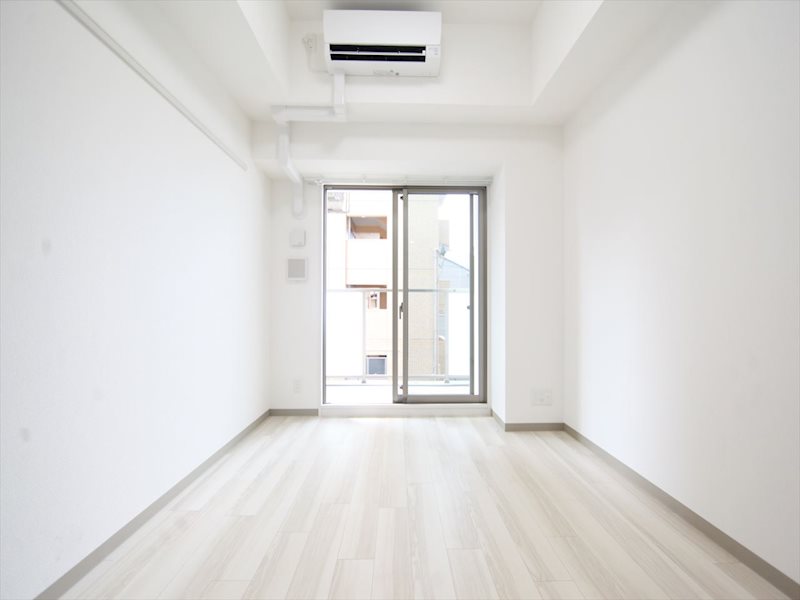 居室・リビング　洋室6帖　エアコン完備　バルコニー