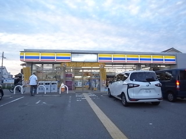 コンビニ　ミニストップ　伊丹鴻池店（コンビニ）まで653m