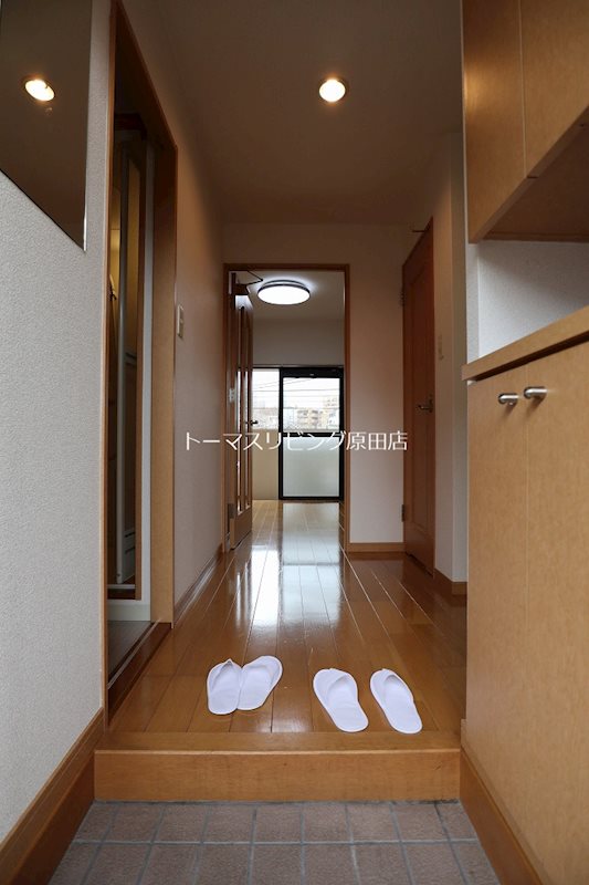 玄関　211号室写真