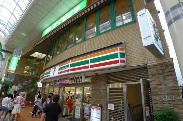 コンビニ　セブンイレブン柏3丁目店（コンビニ）まで198m