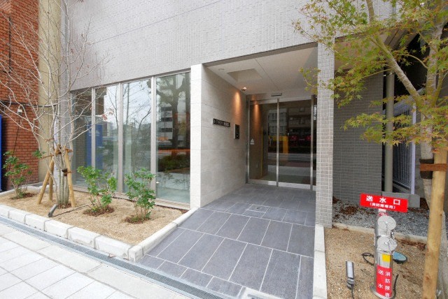 エントランス　ゆとりのあるエントランスです