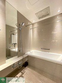 バス・シャワールーム　お問合せは(株)タウンハウジングレジデンス事業部　赤坂店・…