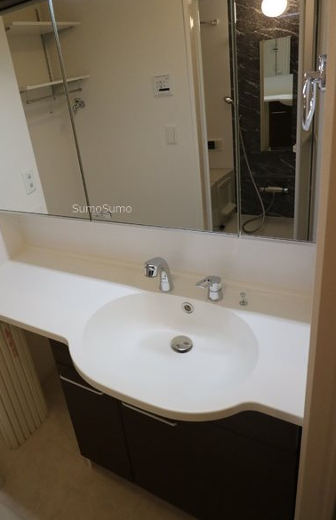 洗面設備　コンパクトで使いやすい洗面所