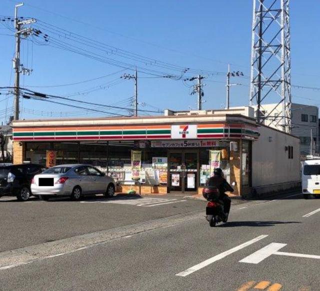 コンビニ　セブンイレブン和歌山楠見中店（コンビニ）まで684m