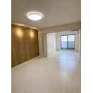 居室・リビング　エアコン設置済みの洋室！