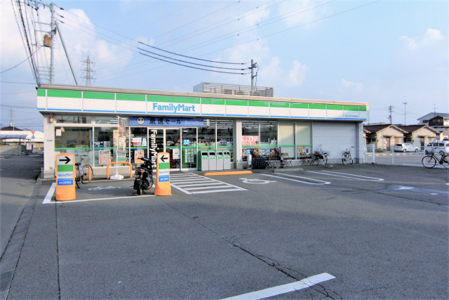 コンビニ　ファミリーマート　松山はなみずき通り店（コンビニ）まで352m