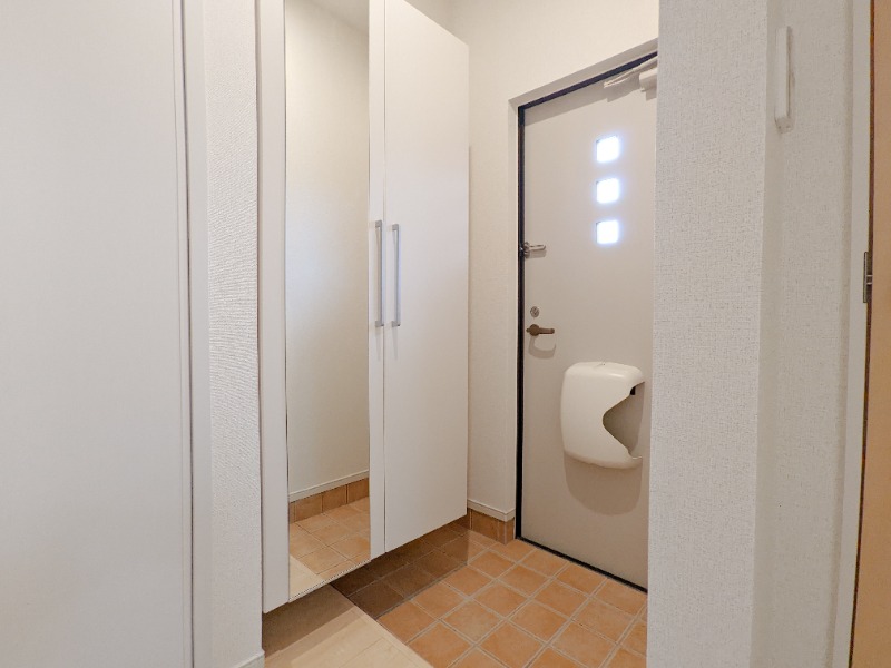 玄関　図面と現状に相違がある場合には現状を優先