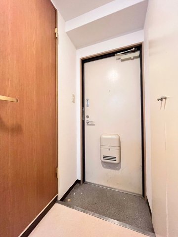 玄関　別号室の画像です。ご参考下さい