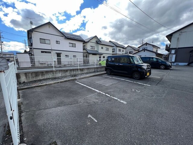 駐車場　駐車場
