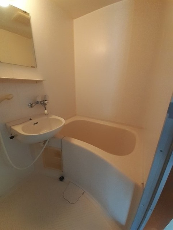 バス・シャワールーム　図面と現状に相違がある場合には現状を優先