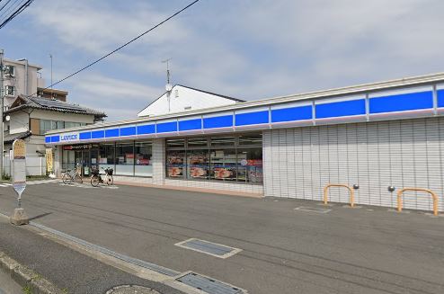 コンビニ　ローソン厚木妻田南一丁目店（コンビニ）まで443m