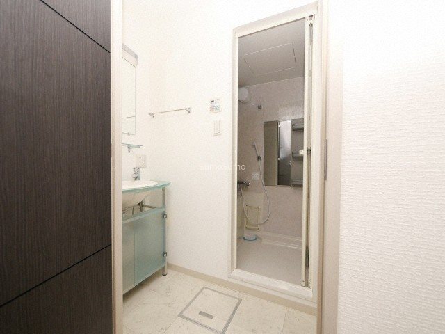洗面設備　コンパクトで使いやすい洗面所