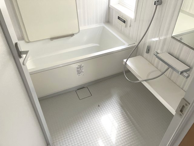 芦屋市翠ヶ丘町戸建の風呂写真
