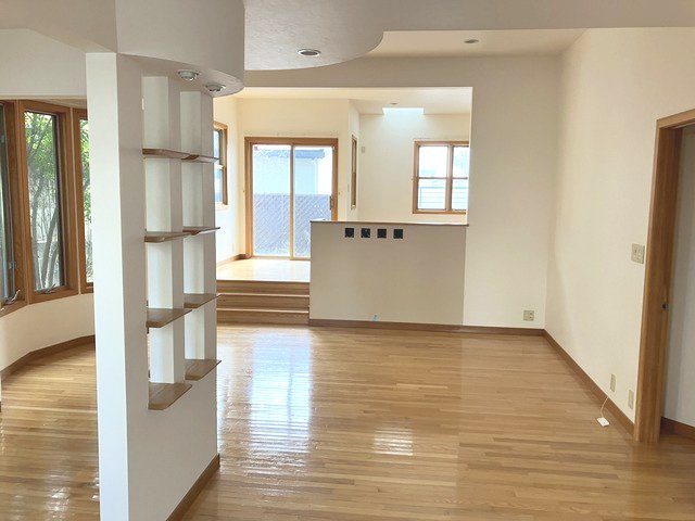 芦屋市翠ヶ丘町戸建の居間写真