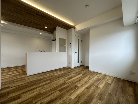 居室・リビング　※掲載写真は同マンション別部屋参考写真となります。現状と相違