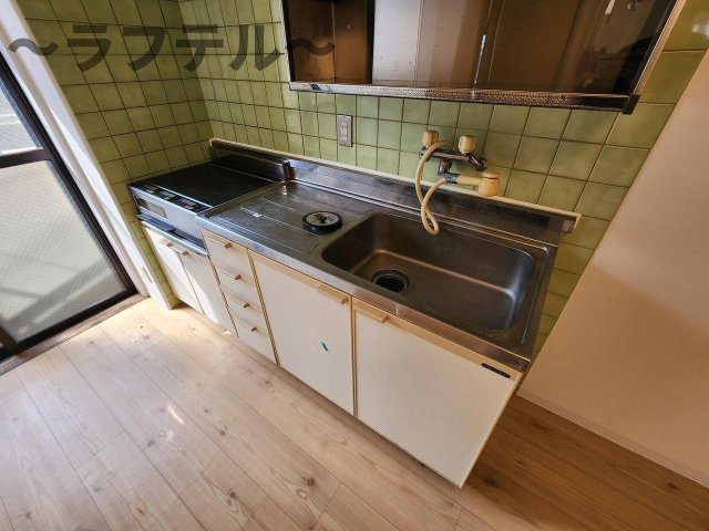キッチン　別部屋イメージ写真