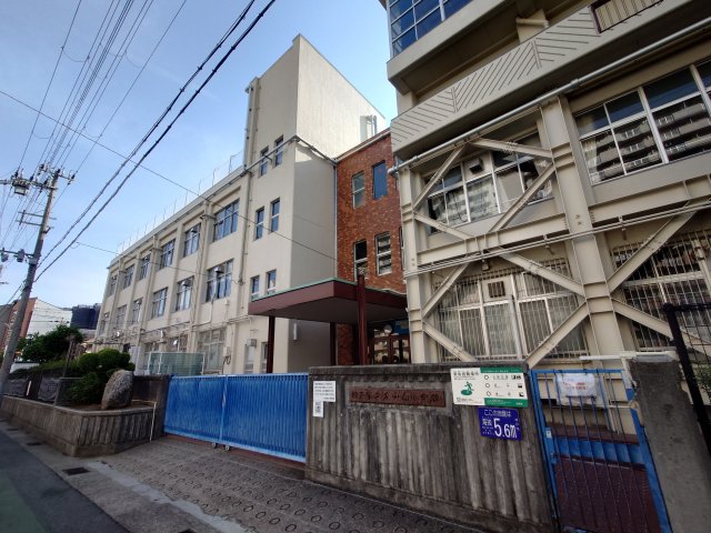 小学校　神戸市立本山南小学校（小学校）まで325m