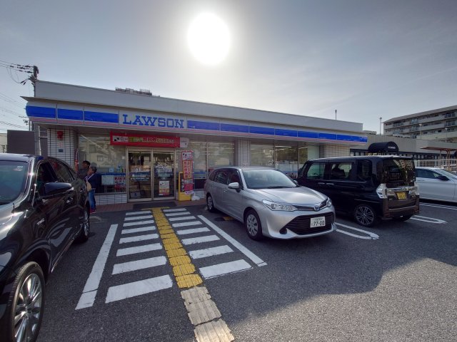 コンビニ　ローソン　東灘本山南町三丁目店（コンビニ）まで344m