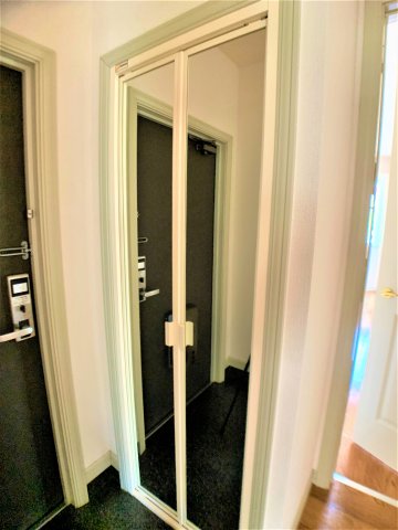 バス・シャワールーム　別部屋同間取りのお写真となります。参考にご覧くださいませ。