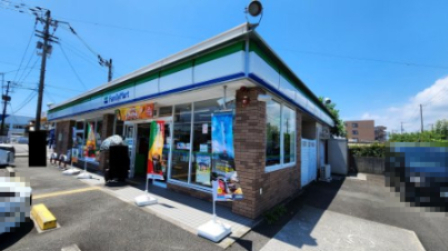 コンビニ　ファミリーマート 高知北久保店（コンビニ）まで291m