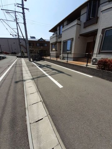 駐車場　駐車場に車を止められます