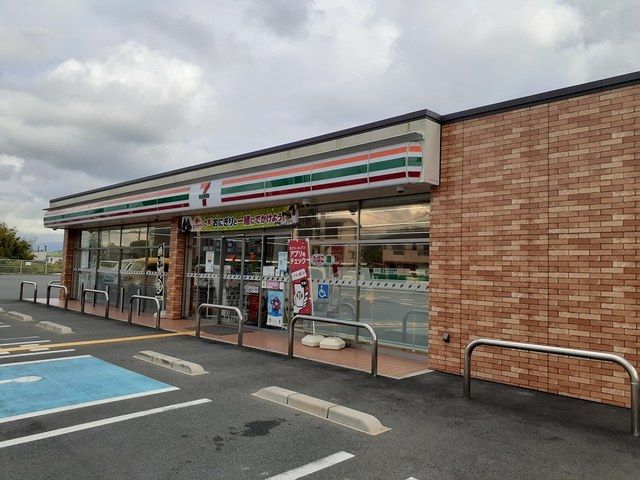 コンビニ　セブンイレブン橋本河瀬店様（コンビニ）まで60m