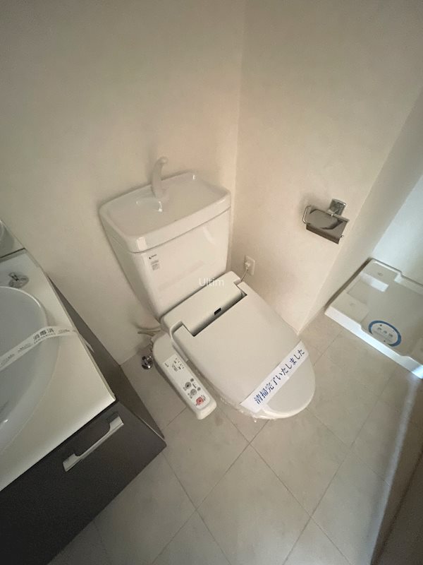 トイレ　別部屋のお写真です。ご参考までに！