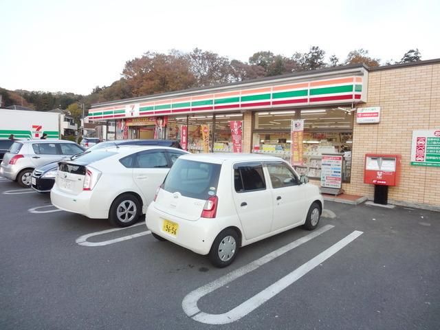 コンビニ　セブンイレブン西八王子駅南口店（コンビニ）まで208m