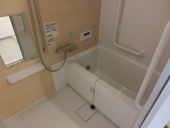 バス・シャワールーム　キレイな浴室です。（同タイプイメージです。）
