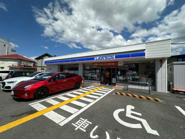 コンビニ　ローソン枚方三栗一丁目店（コンビニ）まで451m