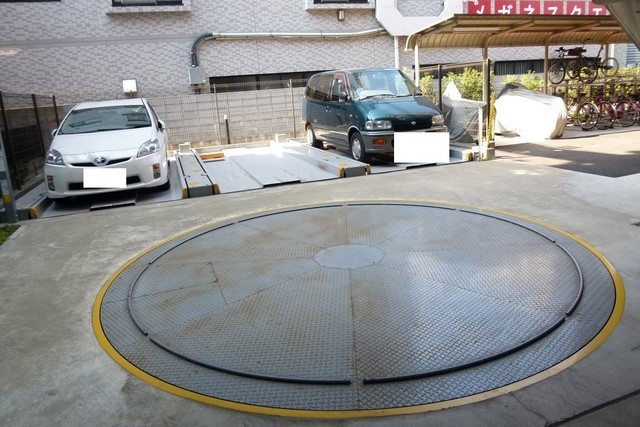 駐車場　駐車場