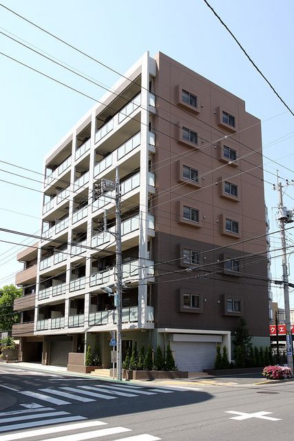 建物外観　７階建ての賃貸マンション
