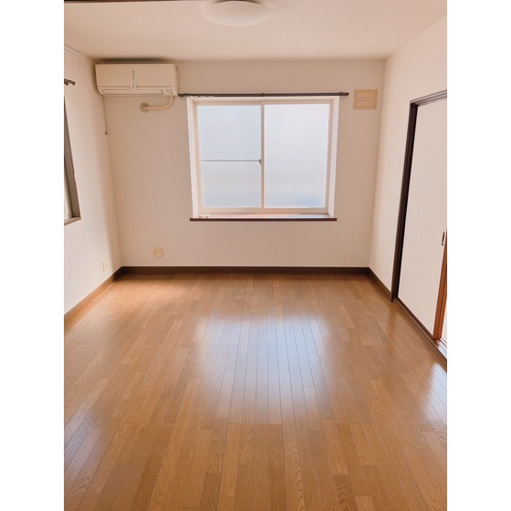 居室・リビング　掲載している写真と居室が反転している場合がございます