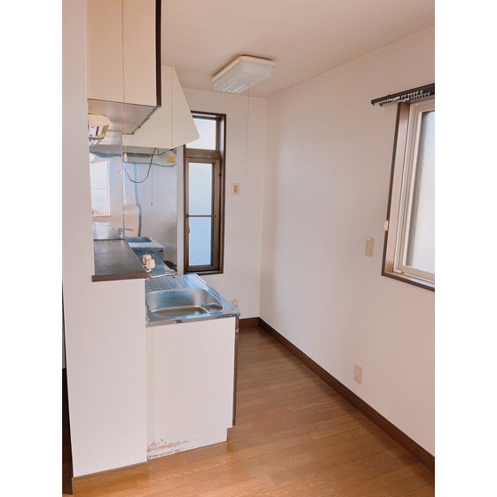 キッチン　掲載している写真と居室が反転している場合がございます