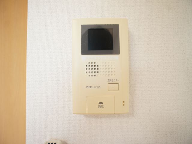 セキュリティ　訪問者の確認ができるTVドアホン付きです♪