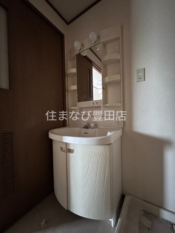 洗面設備　同型タイプ