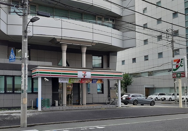 コンビニ　セブン　さいたま土手町店（コンビニ）まで450m