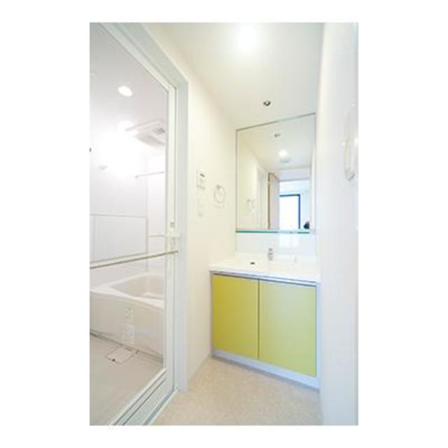 洗面設備　※写真は同タイプ住戸です。