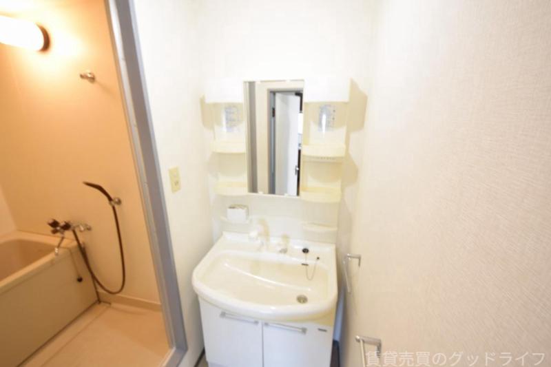 トイレ　トイレにも窓あり