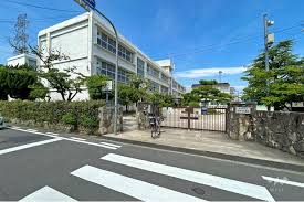 小学校　伊丹市立天神川小学校（小学校）まで568m