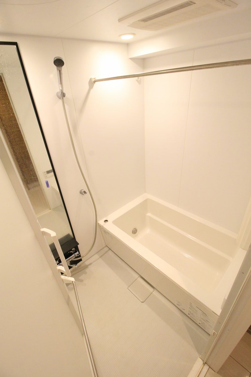 バス・シャワールーム　別の部屋の写真です