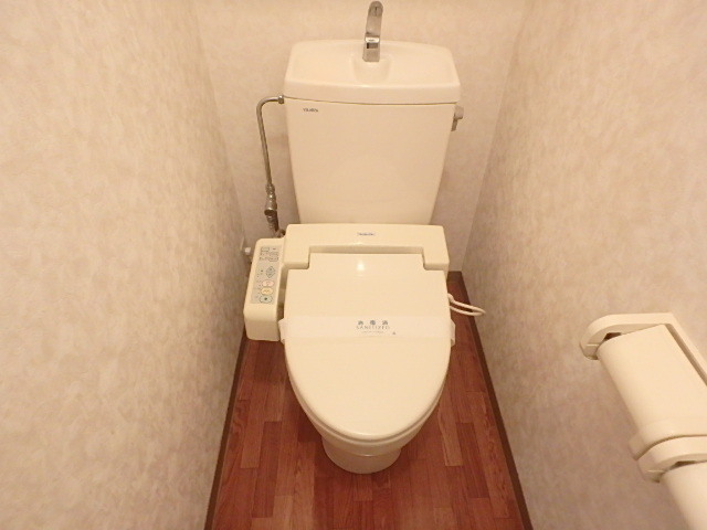 トイレ　洗浄機能付き便座