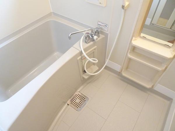バス・シャワールーム　換気窓！給湯リモコン！