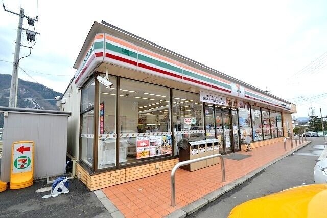 コンビニ　セブンイレブン広島可部南3丁目店（コンビニ）まで396m
