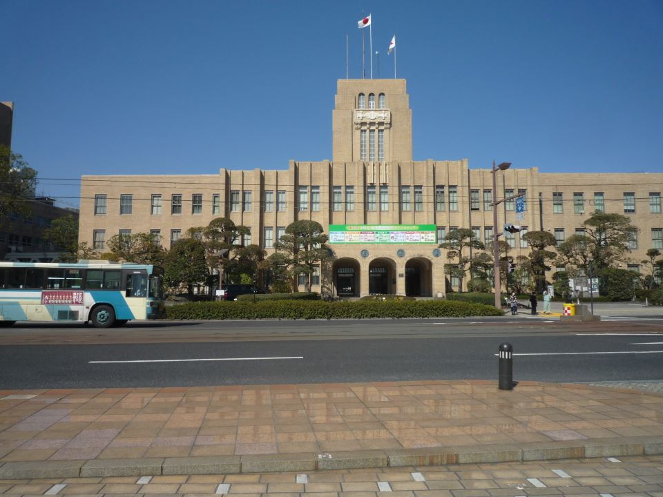 役所　鹿児島市役所（役所）まで100m