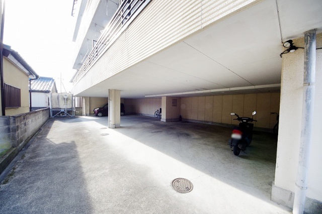 駐車場　敷地内駐車場