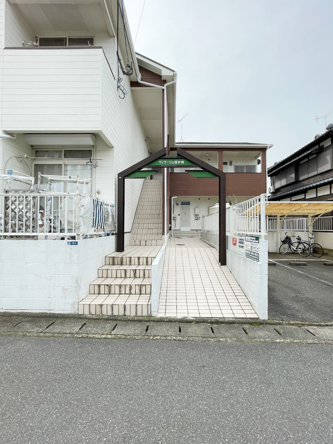 エントランス　お気軽にお問い合わせください
