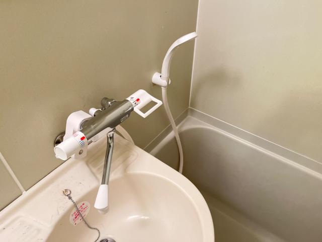 洗面設備　浴室温度調整器付きシャワー水栓