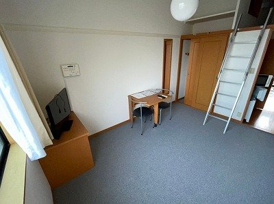 その他　1階は絨毯仕様です