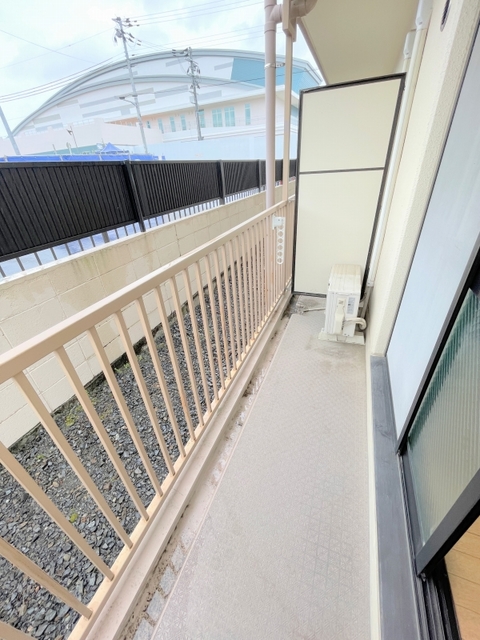 バルコニー　写真は同間取り別室です